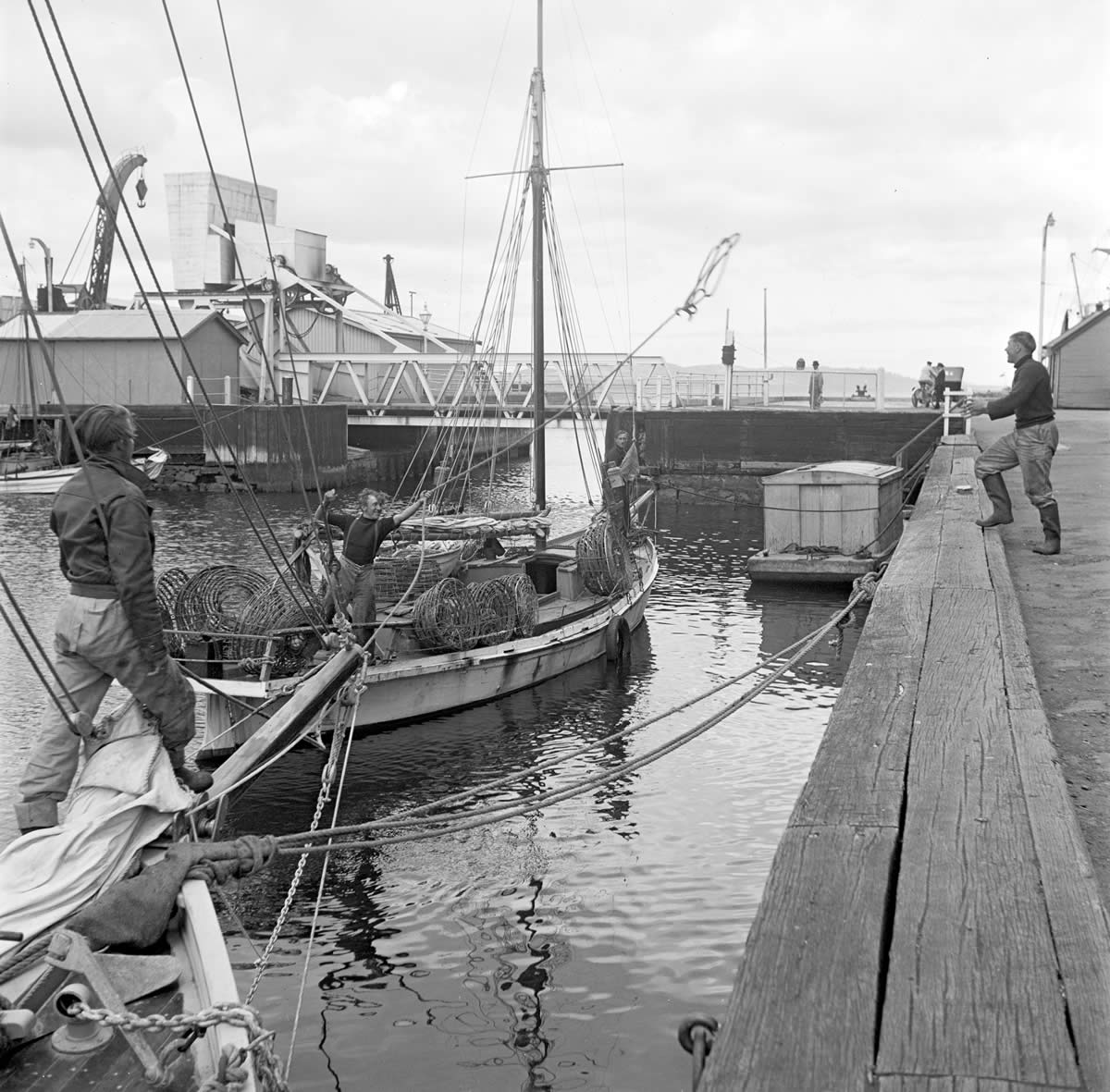 Bascule Bridge Constitution Dock – Hobart wharves